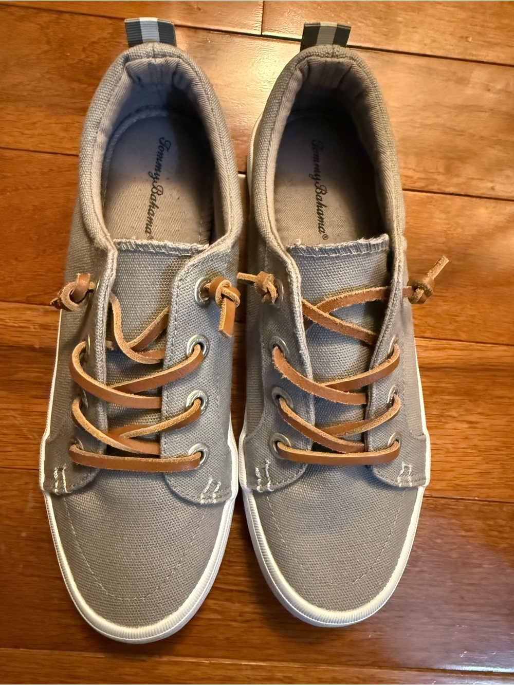 Tommy Bahama women’s Gray Canvas Boat Shoes with Tan Laces sz 7.5